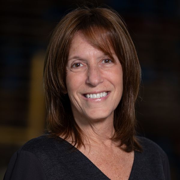 Lisa Headshot Cmma Staff